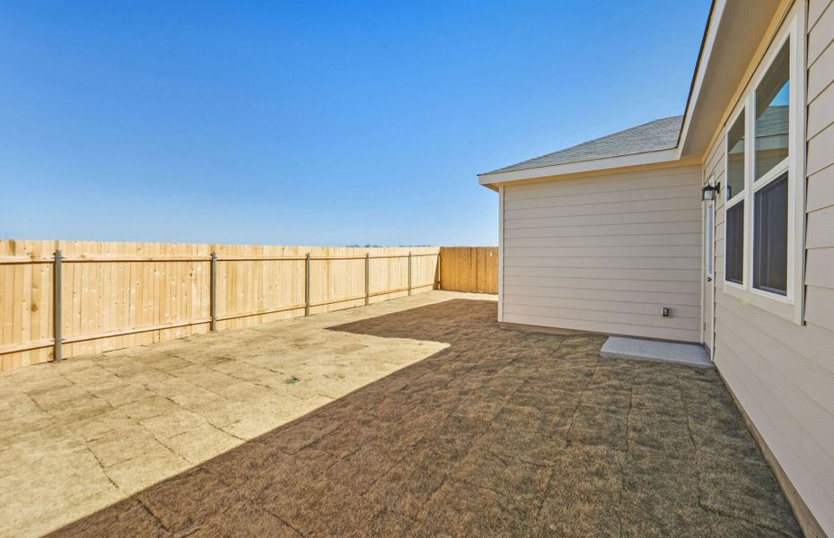 Exterior details and patio area of a home in Larson Crossing, Elgin (Image 3).