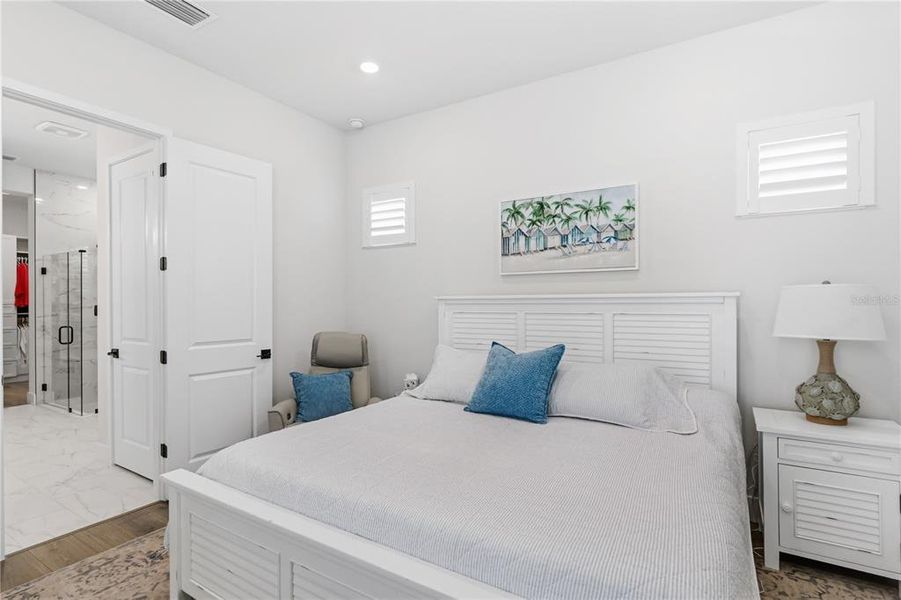 Furnished interior view inside a new home in Emerald Landing at Waterside at Lakewood Ranch – Cottage Series, Sarasota (Image 14). Furnished interior view inside a new home in Emerald Landing at Waterside at Lakewood Ranch – Cottage Series, Sarasota (Image 14).