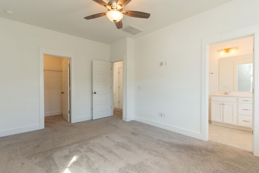 Spacious, unfurnished interior of a new home in , Summerville (Image 28).