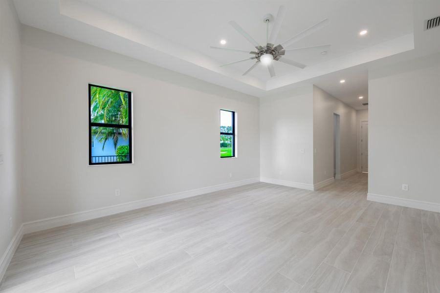 Spacious, unfurnished interior of a new home in , Stuart (Image 41).