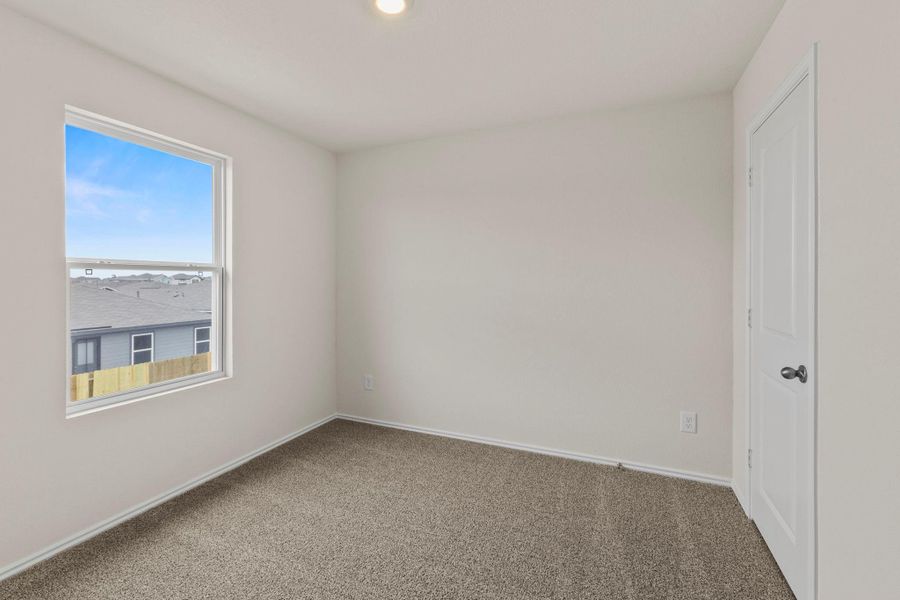 Spacious, unfurnished interior of a new home in Sunset Oaks, Maxwell (Image 17).