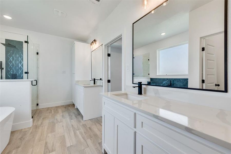 8500 Wild Colt Dr
Godley, TX 8500 Wild Colt Dr
Godley, TX