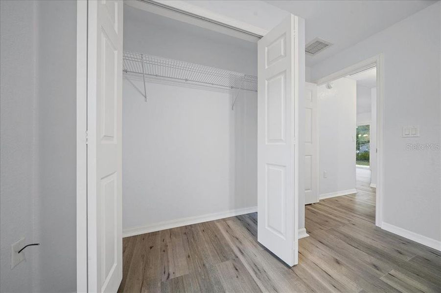 Spacious, unfurnished interior of a new home in , Ocklawaha (Image 36).