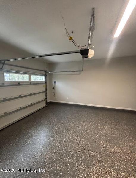 Spacious, unfurnished interior of a new home in , Jacksonville (Image 19).