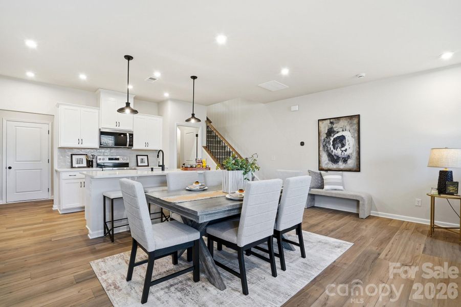 For representation purposes of floorplan only, actual homesite is under construction and design and structural options may vary