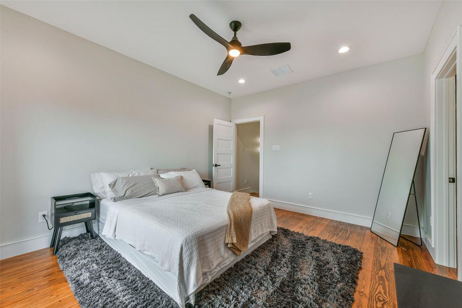 Furnished interior view inside a new home in , Galveston (Image 17).