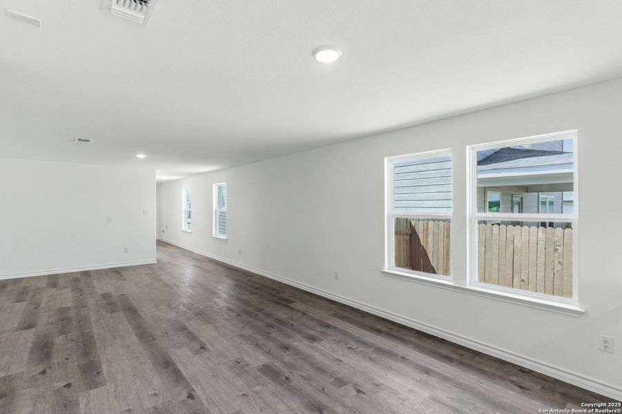 Spacious, unfurnished interior of a new home in The Overlook at Creekside, New Braunfels (Image 19). Spacious, unfurnished interior of a new home in The Overlook at Creekside, New Braunfels (Image 19).