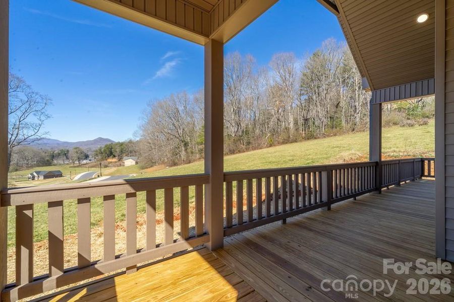 Exterior details and patio area of a home in , Franklin (Image 35).