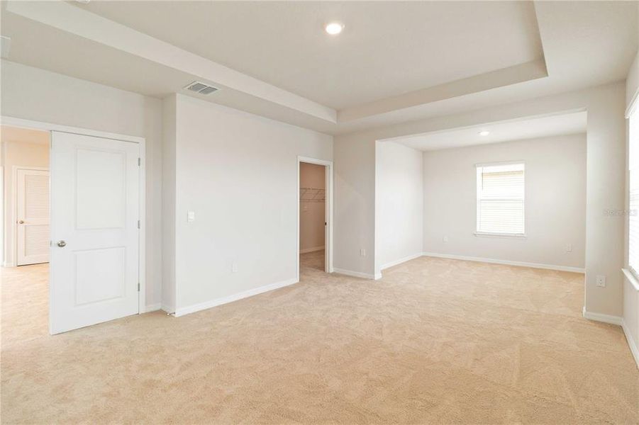 Spacious, unfurnished interior of a new home in Solera at Lakewood Ranch, Bradenton (Image 11).