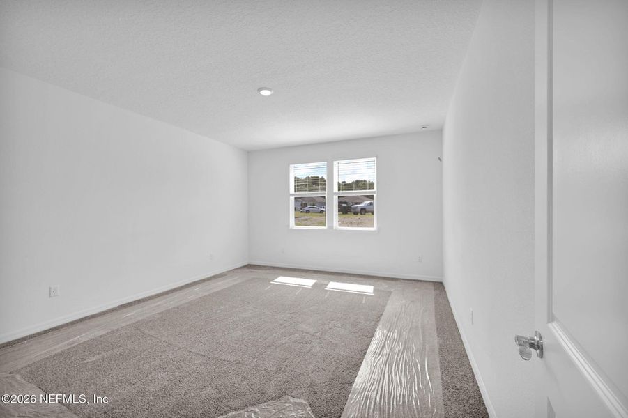 Spacious, unfurnished interior of a new home in Hyland Trail, Green Cove Springs (Image 17).