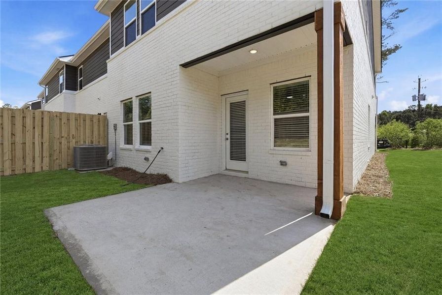 Exterior details and patio area of a home in Concord Oaks, Powder Springs (Image 3).