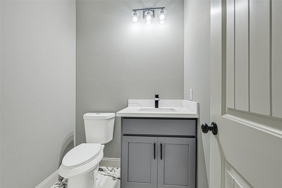 Furnished interior view inside a new home in , Baytown (Image 12).