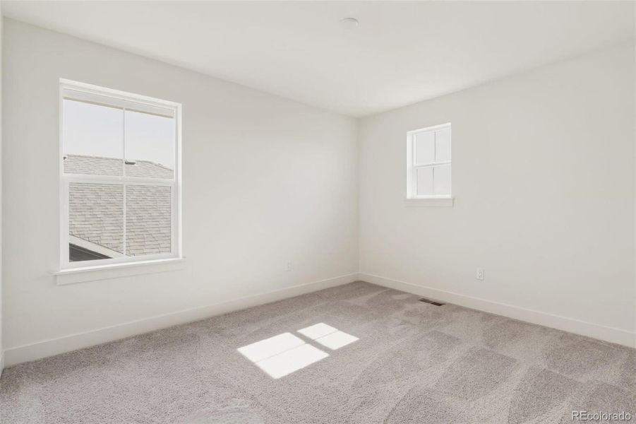 Spacious, unfurnished interior of a new home in Farmlore, Brighton (Image 18).