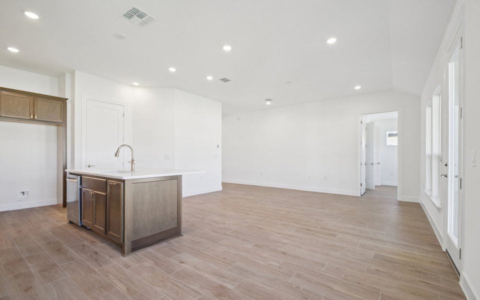 Spacious, unfurnished interior of a new home in Traditional at Kissing Tree, San Marcos (Image 14).