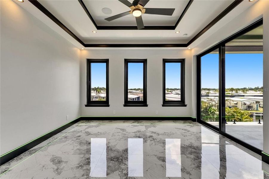 Spacious, unfurnished interior of a new home in , Apollo Beach (Image 73).