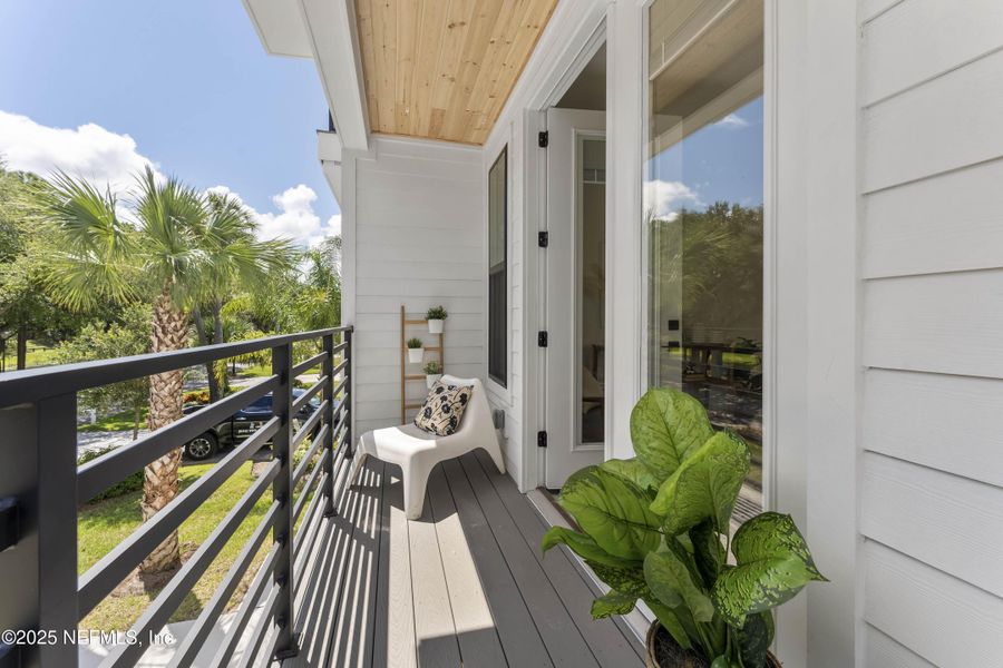 Exterior details and patio area of a home in , Jacksonville Beach (Image 13).