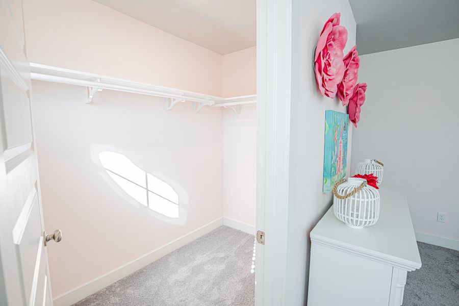 Representative furnished interior of a home built from the Worthington by Grant & Co in White Oak, Arlington (Image 17).