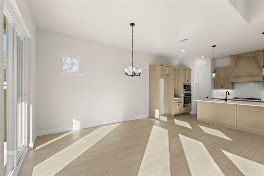 13_14. 1109 Birdsong - Dining (3)