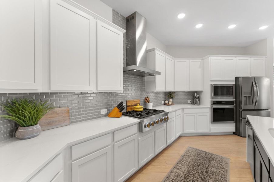 Furnished interior view inside a new home in , Tomball (Image 16).