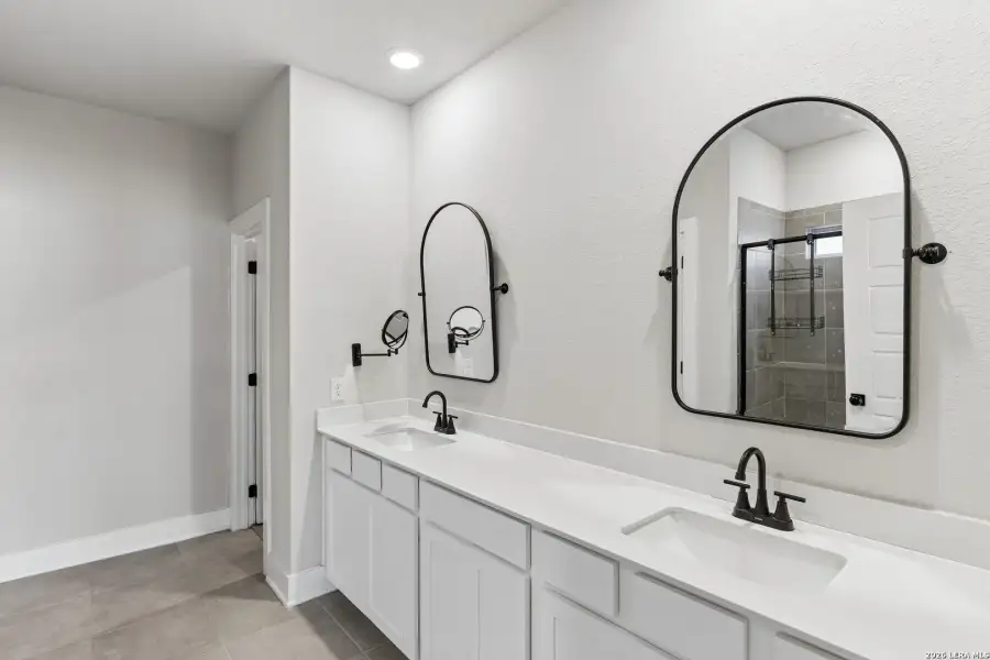 Furnished interior view inside a new home in Autry Pond, San Antonio (Image 11).