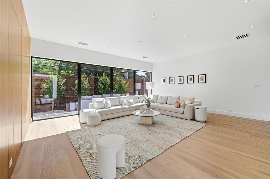 Image 38 of a home in .