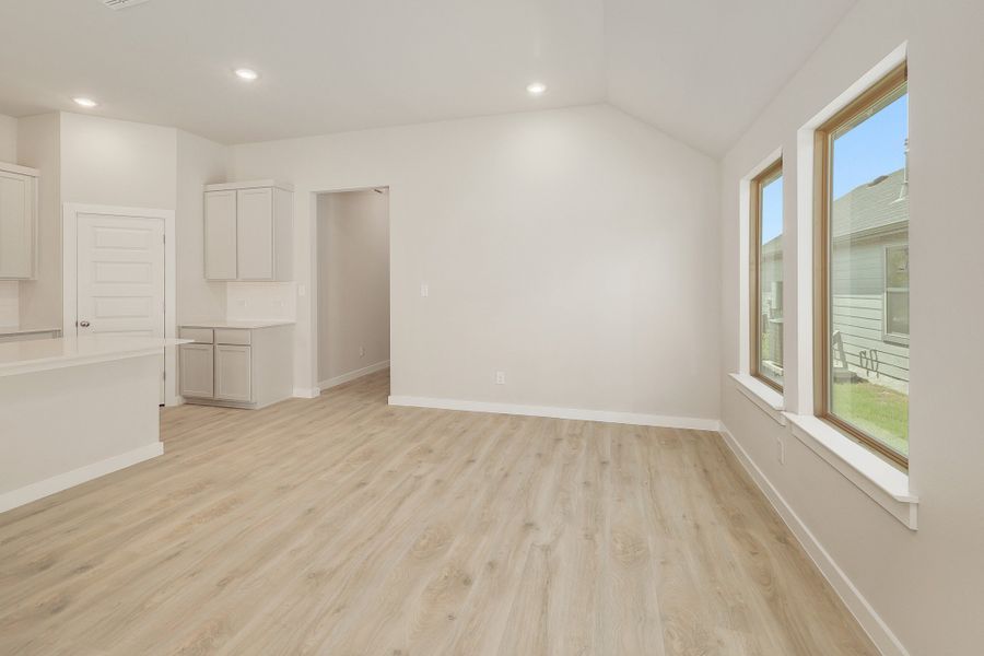 Spacious, unfurnished interior of a new home in Prairie Winds, Hutto (Image 20).