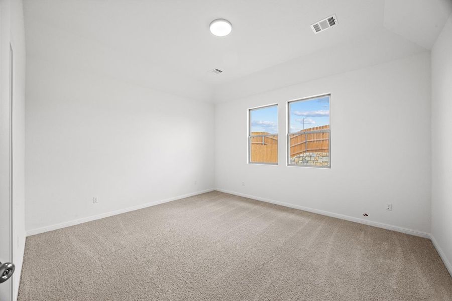 Spacious, unfurnished interior of a new home in Trinity Ranch, Elgin (Image 23).