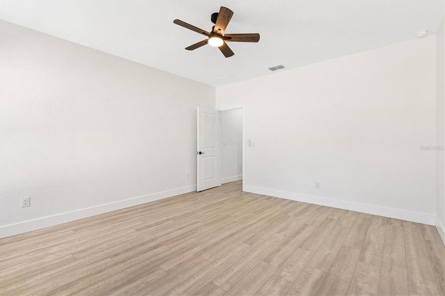 Spacious, unfurnished interior of a new home in , Wildwood (Image 33).