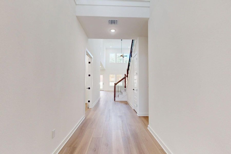 Spacious, unfurnished interior of a new home in Edgewood, Leander (Image 28).