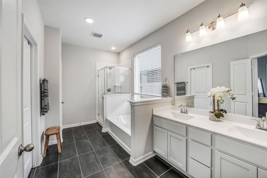 Furnished interior view inside a new home in , Katy (Image 16).
