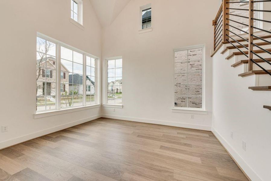 Spacious, unfurnished interior of a new home in Edgewater, Fate (Image 20).