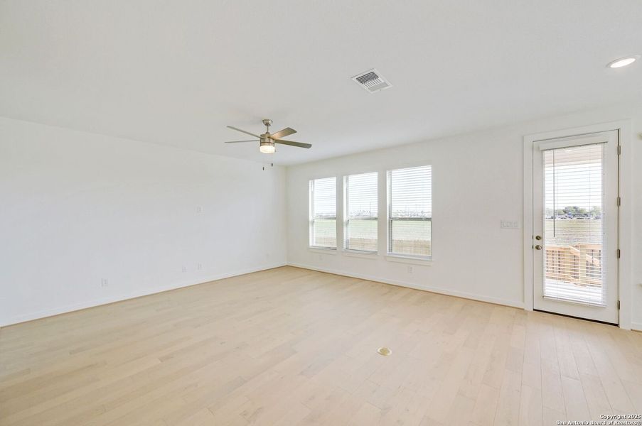 Spacious, unfurnished interior of a new home in Legacy at Lake Dunlap, New Braunfels (Image 35).