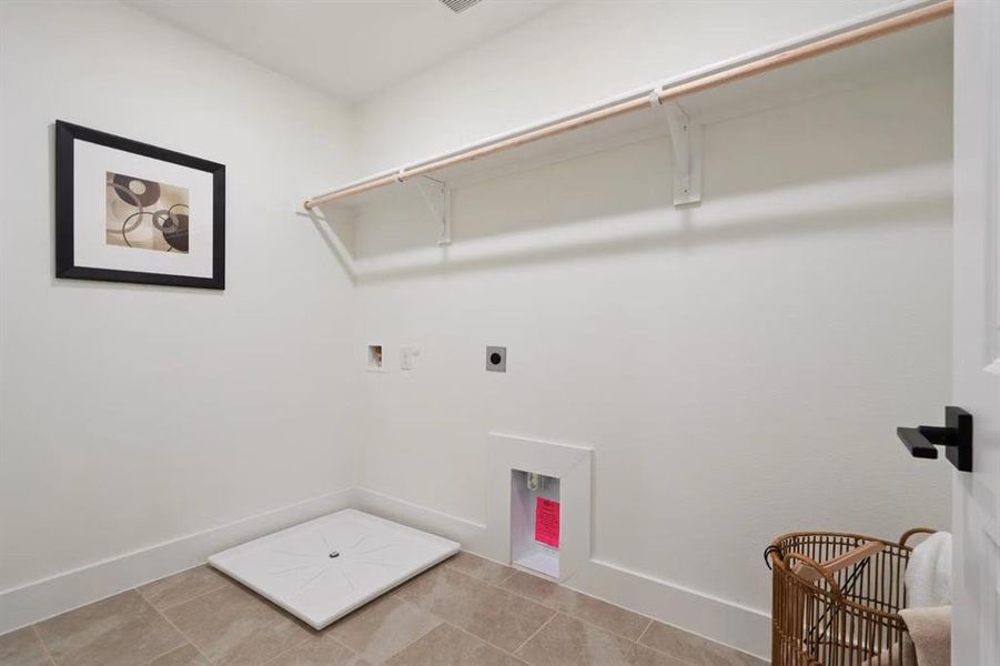 Spacious, unfurnished interior of a new home in Lake Park Villas, Wylie (Image 22). Spacious, unfurnished interior of a new home in Lake Park Villas, Wylie (Image 22).