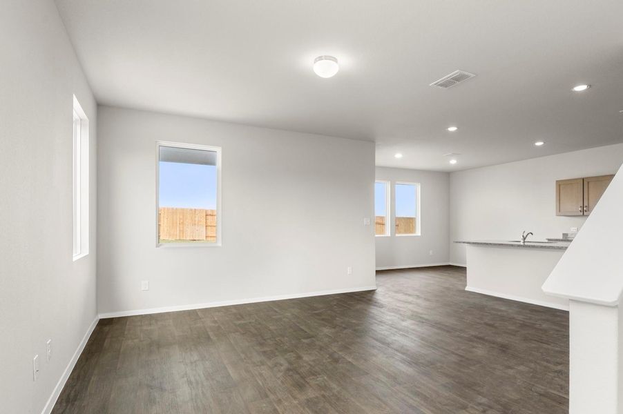 Spacious, unfurnished interior of a new home in Edgebrooke, Pflugerville (Image 25). Spacious, unfurnished interior of a new home in Edgebrooke, Pflugerville (Image 25).
