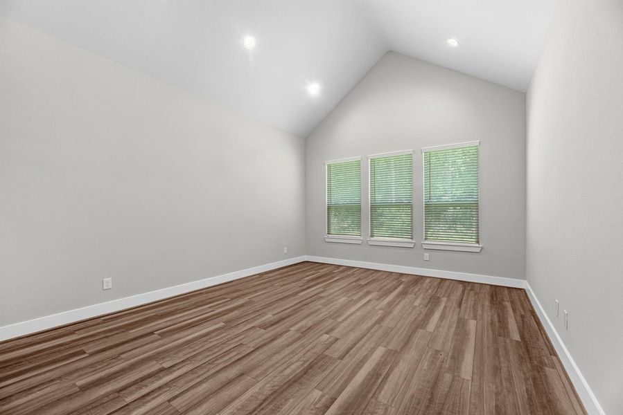 Spacious, unfurnished interior of a new home in , Dayton (Image 26).