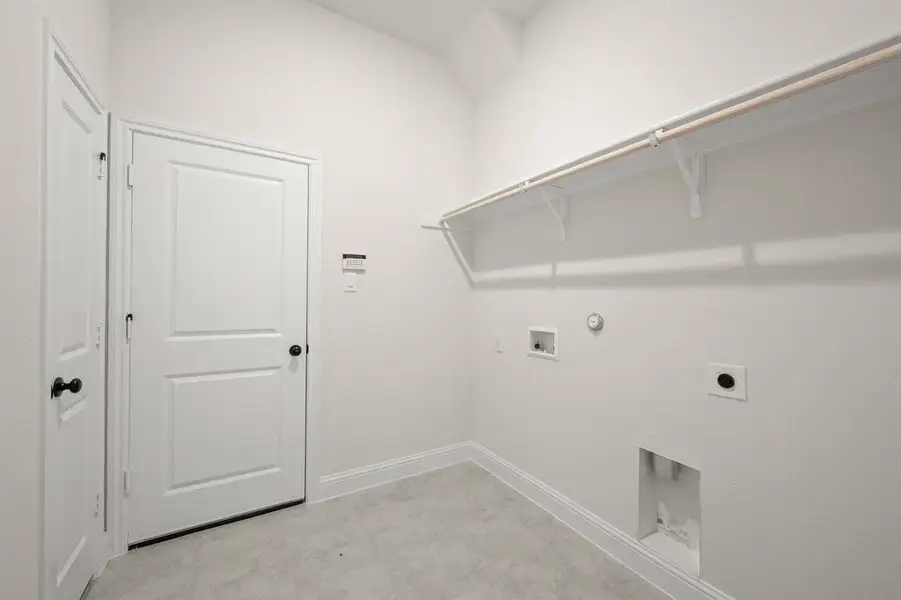 224 Pine Leaf- Utilty-1 224 Pine Leaf- Utilty-1