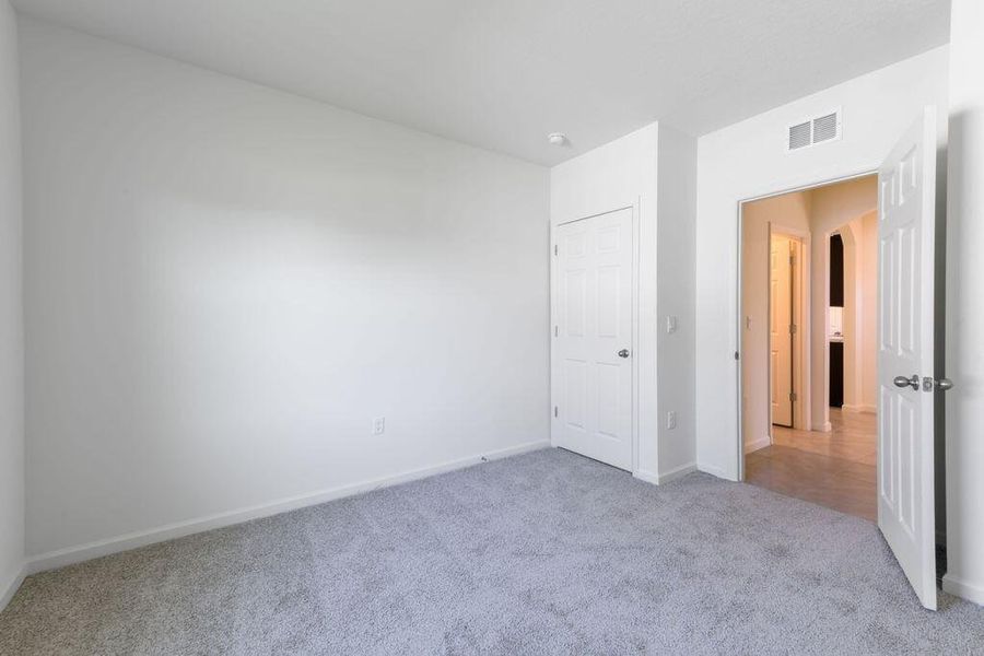 Spacious, unfurnished interior of a new home in , Port St. Lucie (Image 11).