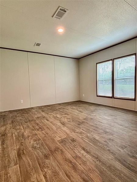 Spacious, unfurnished interior of a new home in , Quinlan (Image 26).