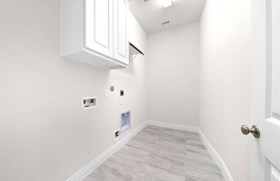 Representative unfurnished interior of a home built from the 2855AU by Ravenna Homes in Audubon 60′, Magnolia (Image 37).