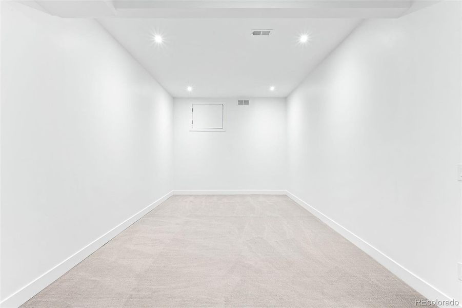 Spacious, unfurnished interior of a new home in , Denver (Image 21).
