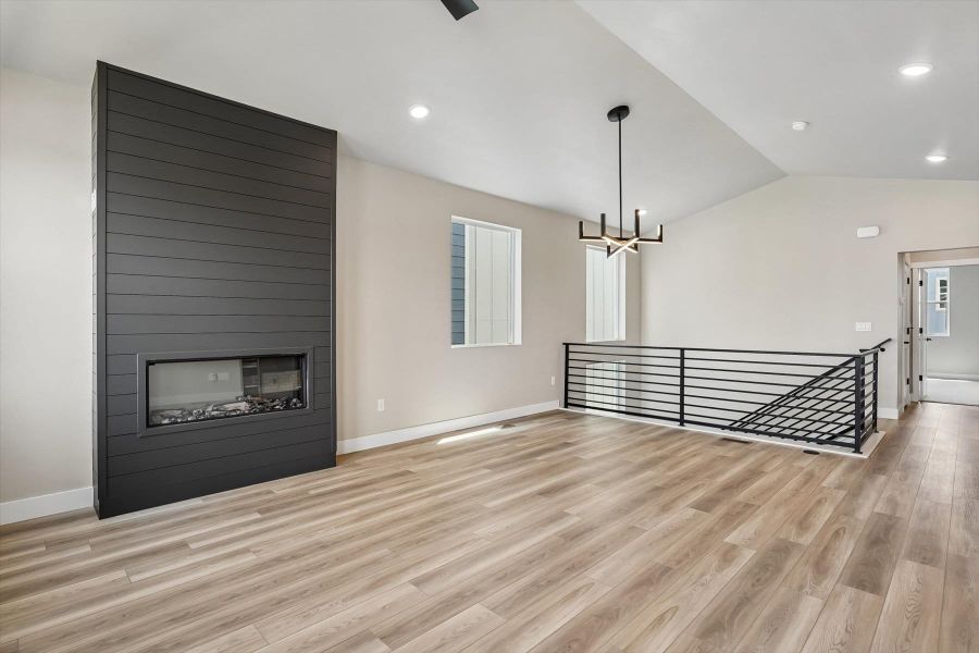 Spacious, unfurnished interior of a new home in Pony Park, Colorado Springs (Image 12).
