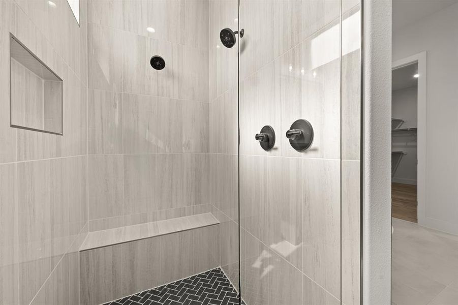 1849 Sutherland Crescent- Primary Suite-4