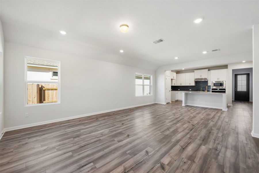 Photos are representative images and renderings for illustrative purposes only. Actual structural options and design images of the home may vary. Photos are representative images and renderings for illustrative purposes only. Actual structural options and design images of the home may vary.