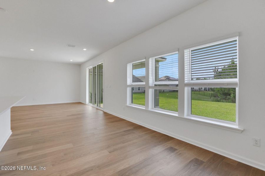 Spacious, unfurnished interior of a new home in Hyland Trail, Green Cove Springs (Image 54).