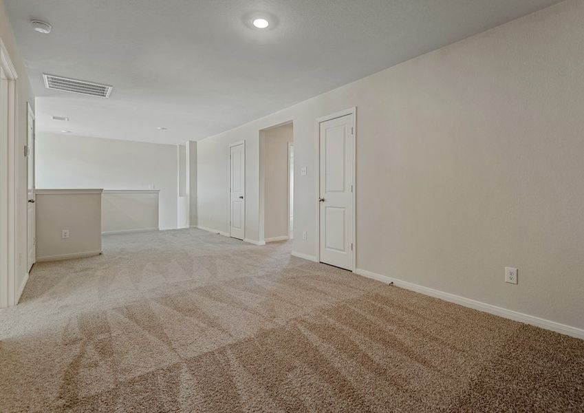 Spacious upstairs game room