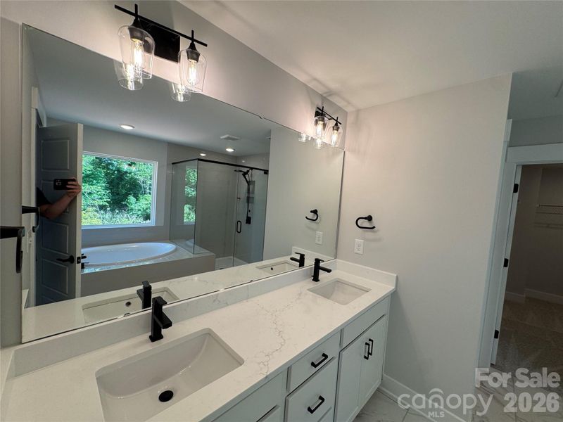 Furnished interior view inside a new home in Robinson Oaks, Gastonia (Image 11).
