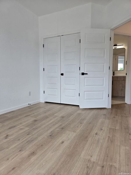 Spacious, unfurnished interior of a new home in , San Antonio (Image 44).