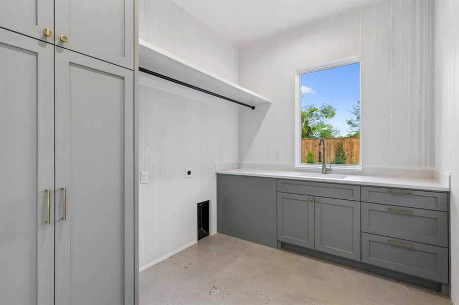 Furnished interior view inside a new home in , Dallas (Image 27).