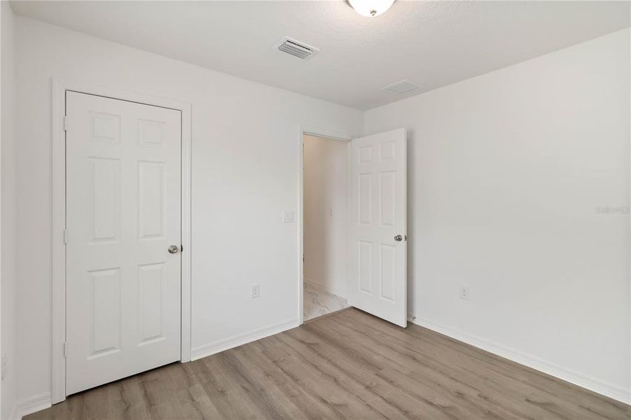 Spacious, unfurnished interior of a new home in , Davenport (Image 12).