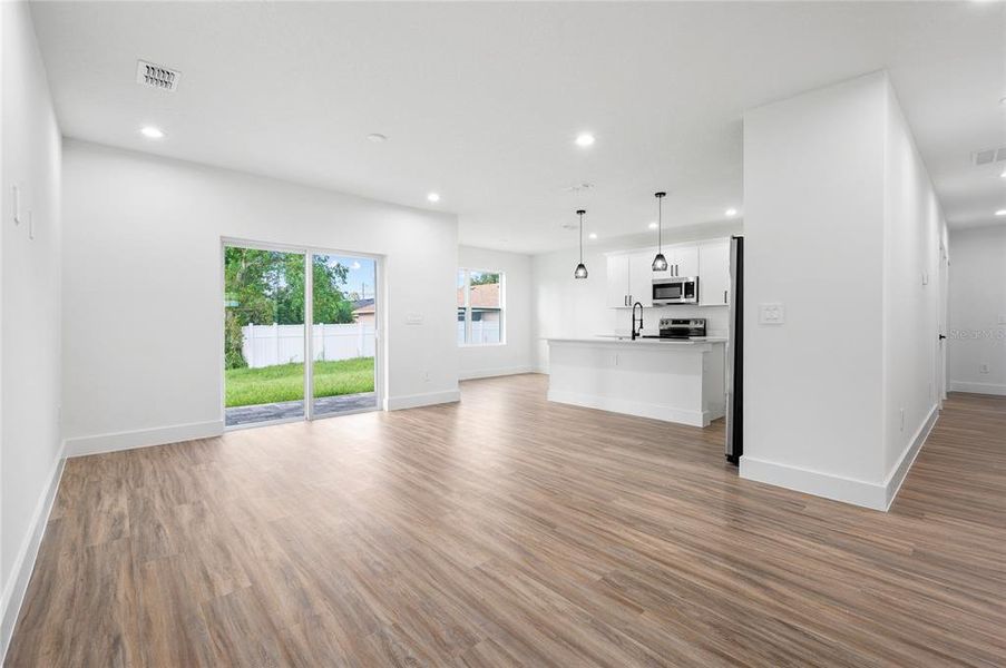 Spacious, unfurnished interior of a new home in , Deltona (Image 22).